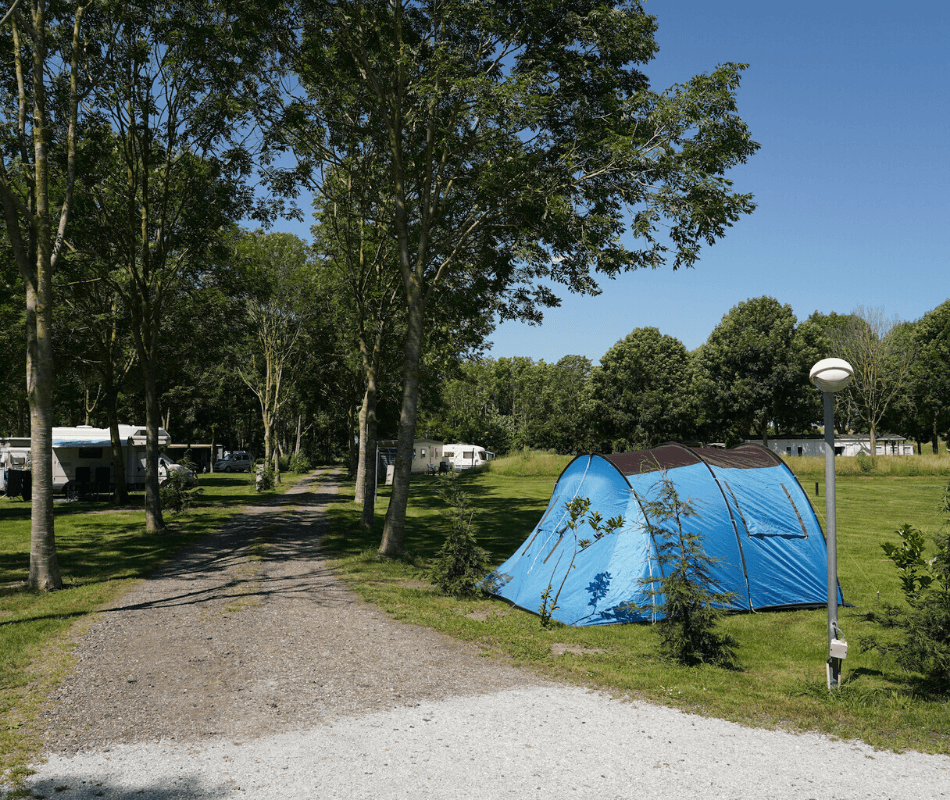 kamperen-camper-caravan-tent-vouwwagen-camping-zeestrand-camping-aan-zee-groningen-dollard-01