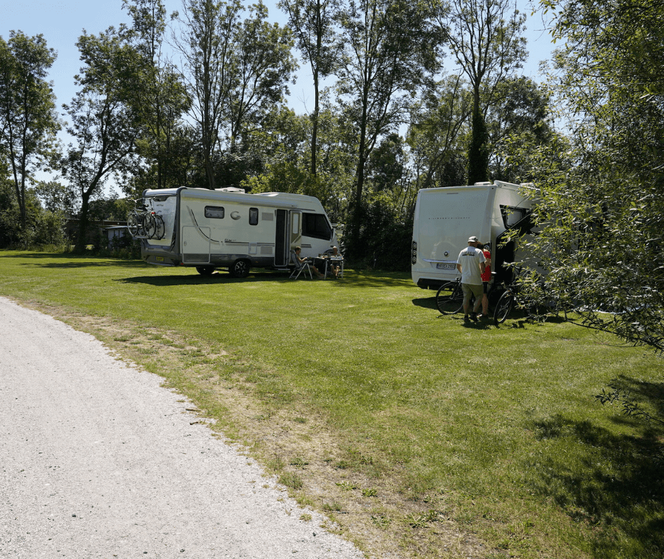 kamperen-camper-caravan-tent-vouwwagen-camping-zeestrand-camping-aan-zee-groningen-dollard-02